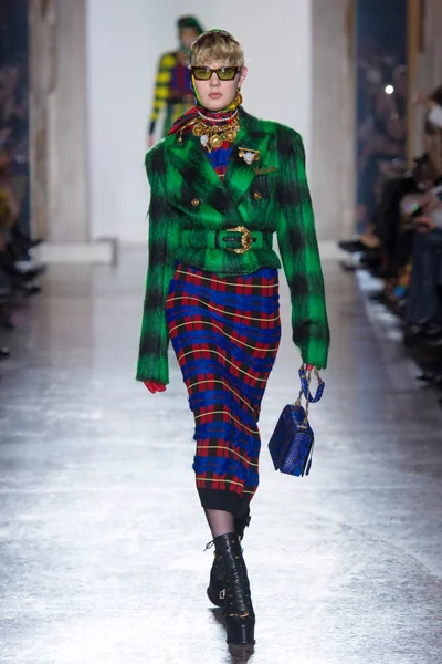 Look 22